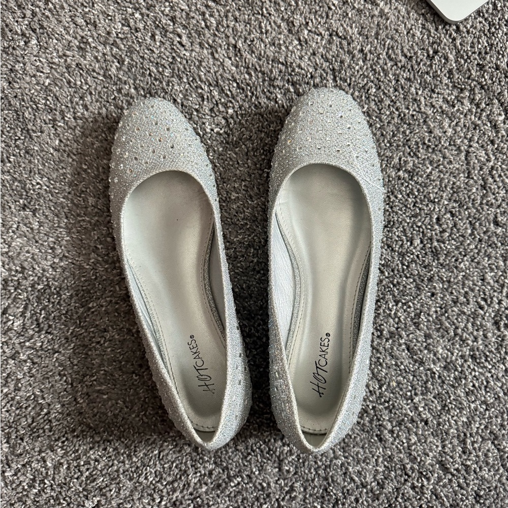 Hot Cakes Sparkling Silver Flats